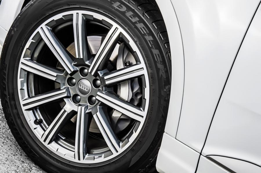 Колеса Audi Q7 TFSI Quattro (4M) 2016 года  (LA) (фото 3 из 40)